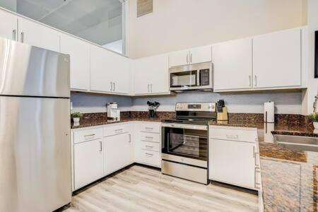 Cozysuites - 2Br With Direct Skybridge Access #1 Indianapolis Buitenkant foto